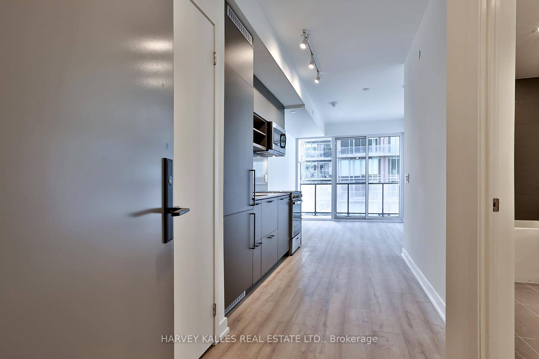 Enjoy A Beautiful View And A Functional Layout !