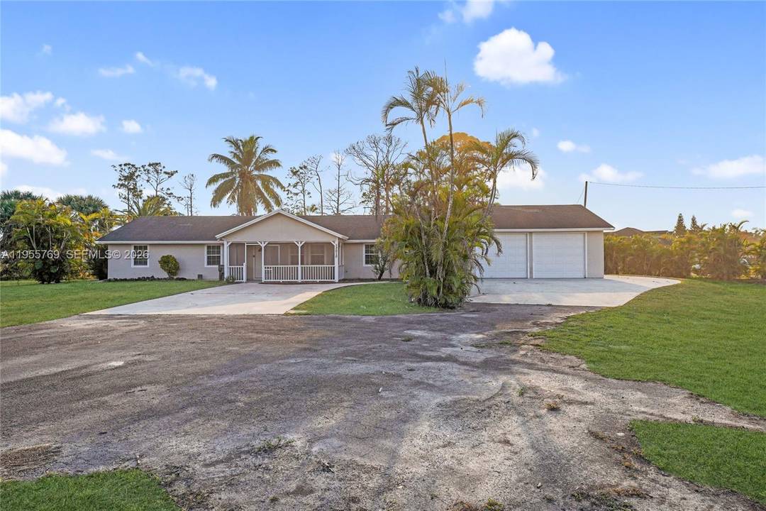 Single family home on an extra large corner lot !