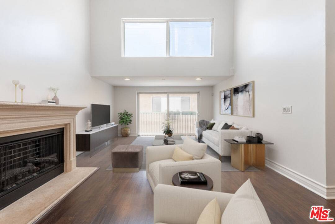 1353 N Fuller Ave 3BR Hollywood Hills East La