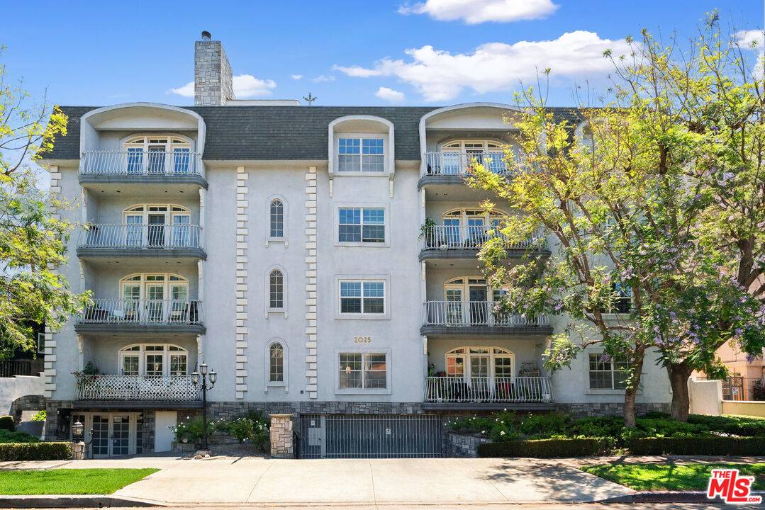 2025  S Beverly Glen Blvd 3BR La