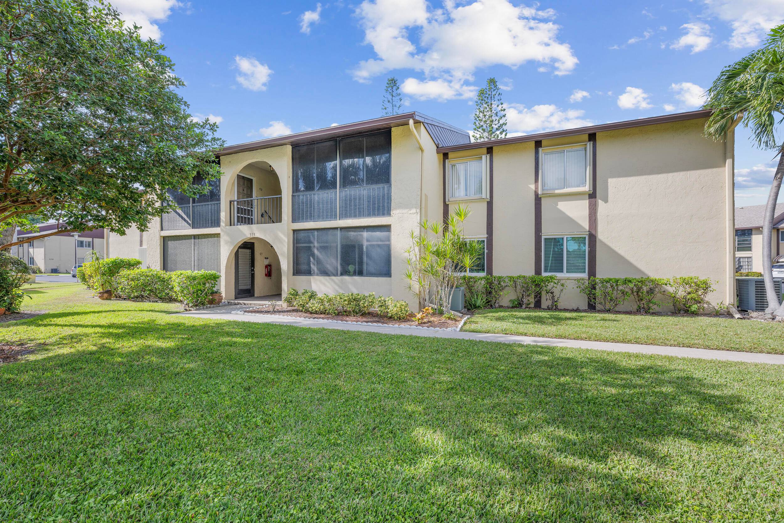 313 Pine Ridge Circle C2 Condo Palm Beach