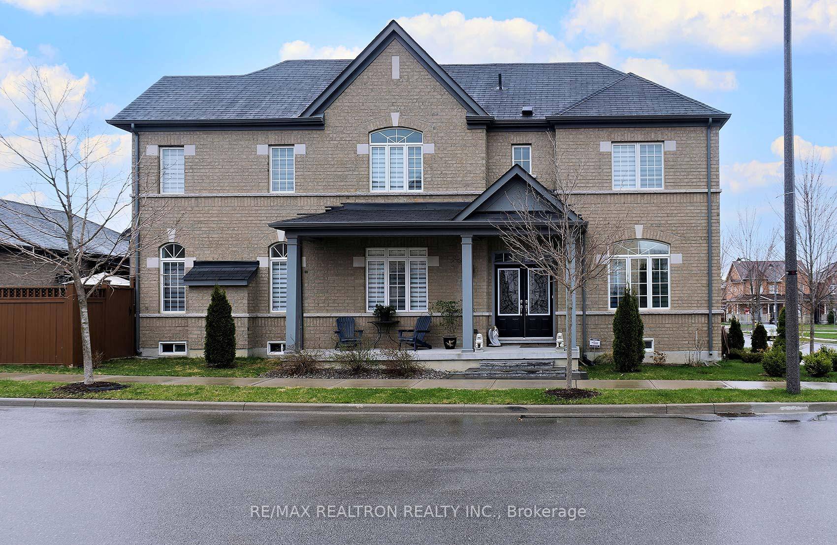 Absolutely Gorgeous, luxury modern open concept home completely upgraded, nothing to do but move in and enjoy !