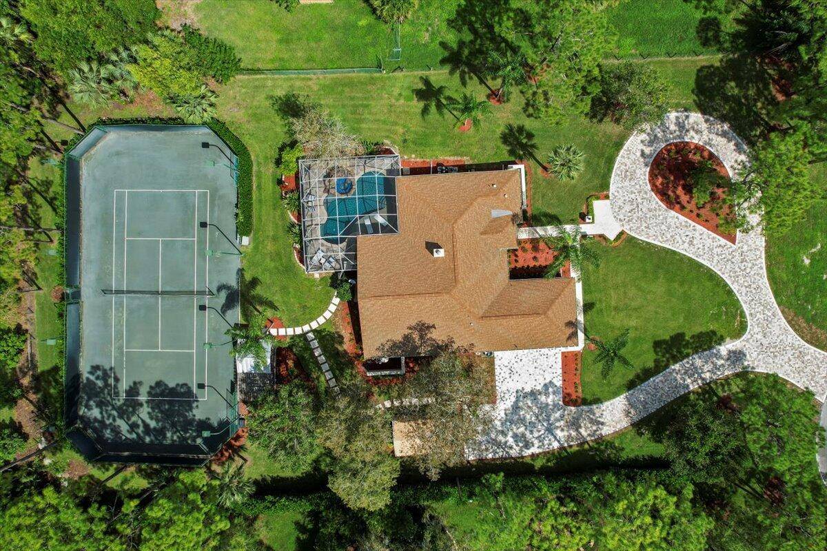 Is tennis your dream ? Then this is your dream come true the ball is in your court !
