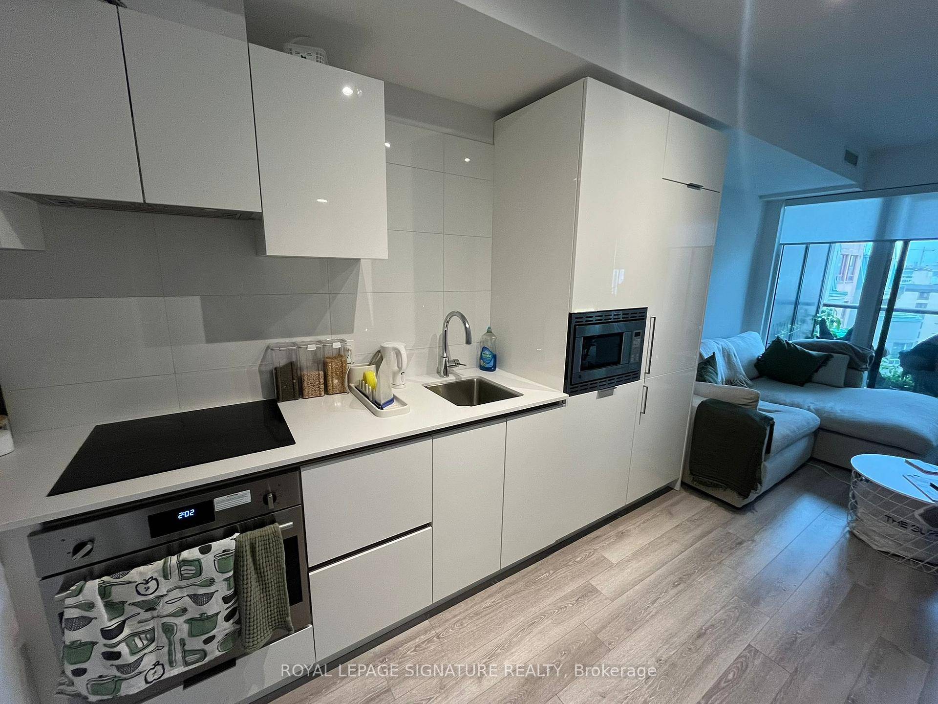 Clear North views New 1 1 Bed 1 bath in the New Artist's Alley Condo byLanterra Dev in the heart of Downtown University amp ; Dundas !