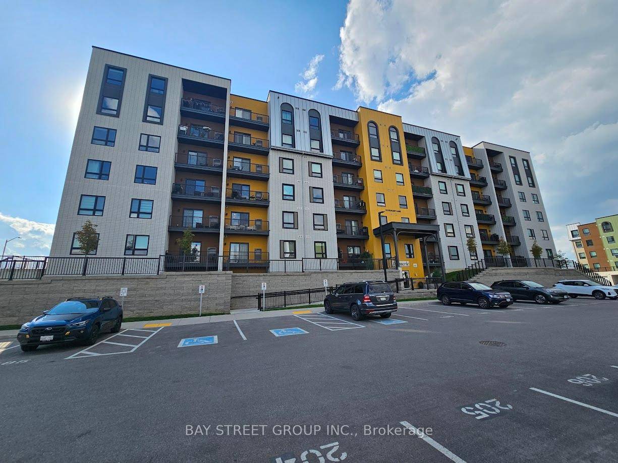 Now available for lease Beautifully upgraded throughout, this stylish suite features a chefs kitchen with granite countertops, stainless steel appliances, and a ceramic backsplash Enjoy the convenience of an underground ...