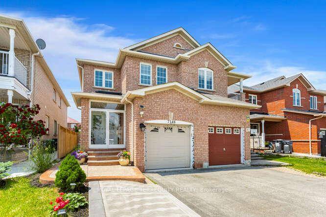Centralised location, ready to move in stunning semi detached home with so many positive things to appreciate in a family oriented Meadowvale Village neighborhood with close access to Excellent Schools, ...