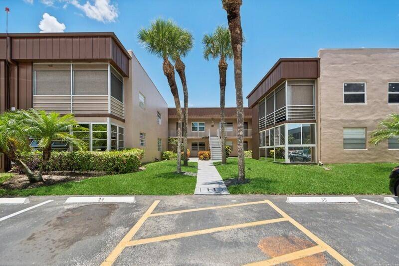 Welcome to this charming and move in ready 2 bedroom, 2 bathroom condo in the highly sought after Kings Point community !