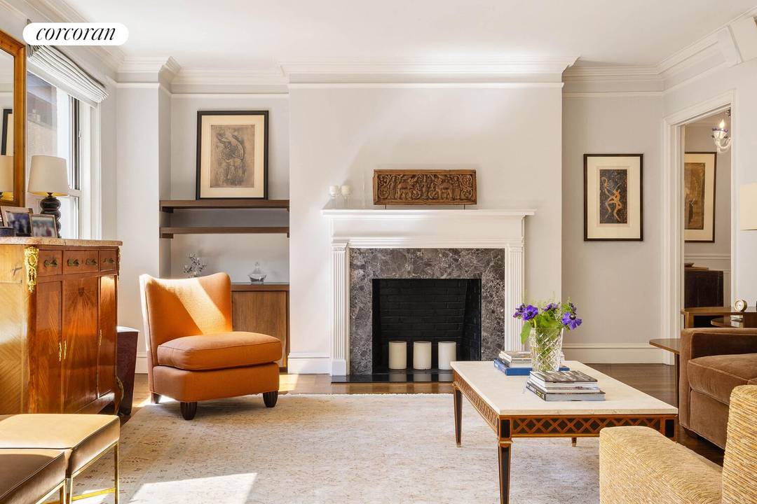 Residence 7C at 8 East 96th Street is a beautifully proportioned Classic Seven in the heart of Carnegie Hill, just moments from Fifth Avenue and Central Park.