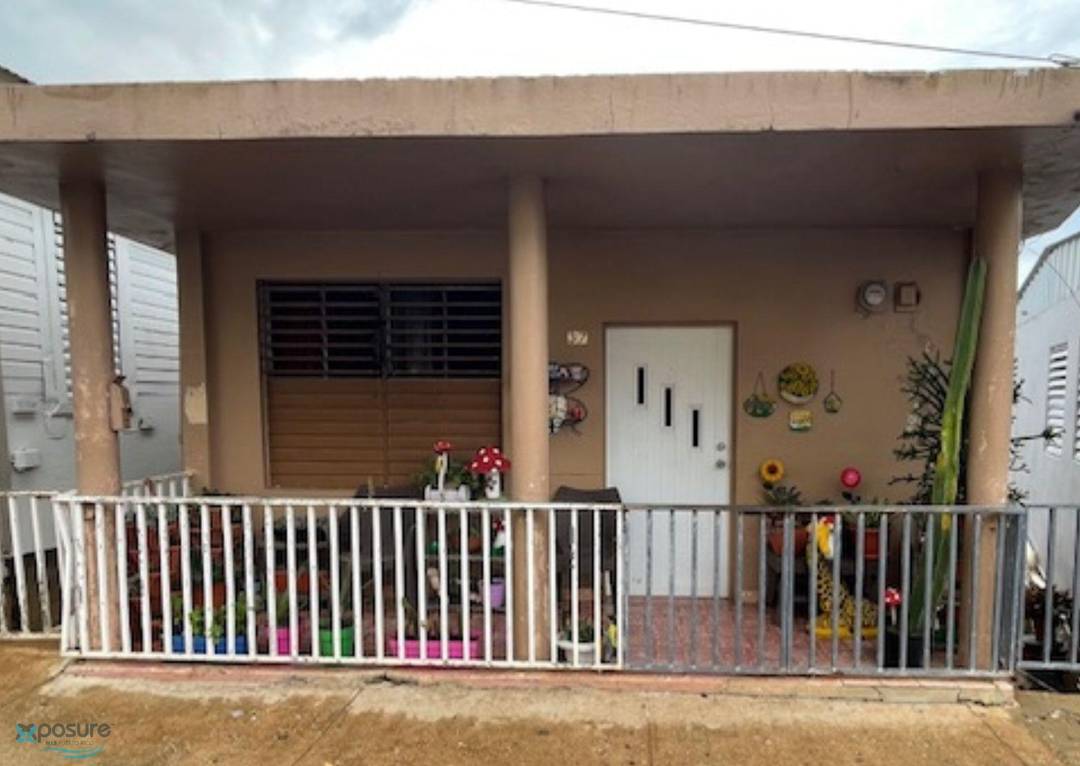 LARES BO PUEBLO House Lares