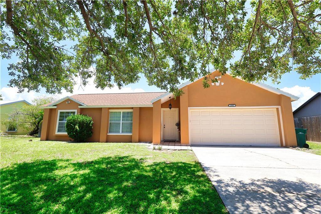 Beautiful Home Look NO More 3 2 1468 Square Feet under Air.