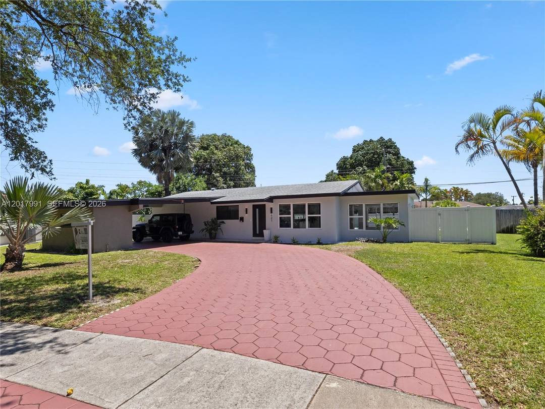 Beautifully renovated pool home offering modern finishes and exceptional outdoor space !