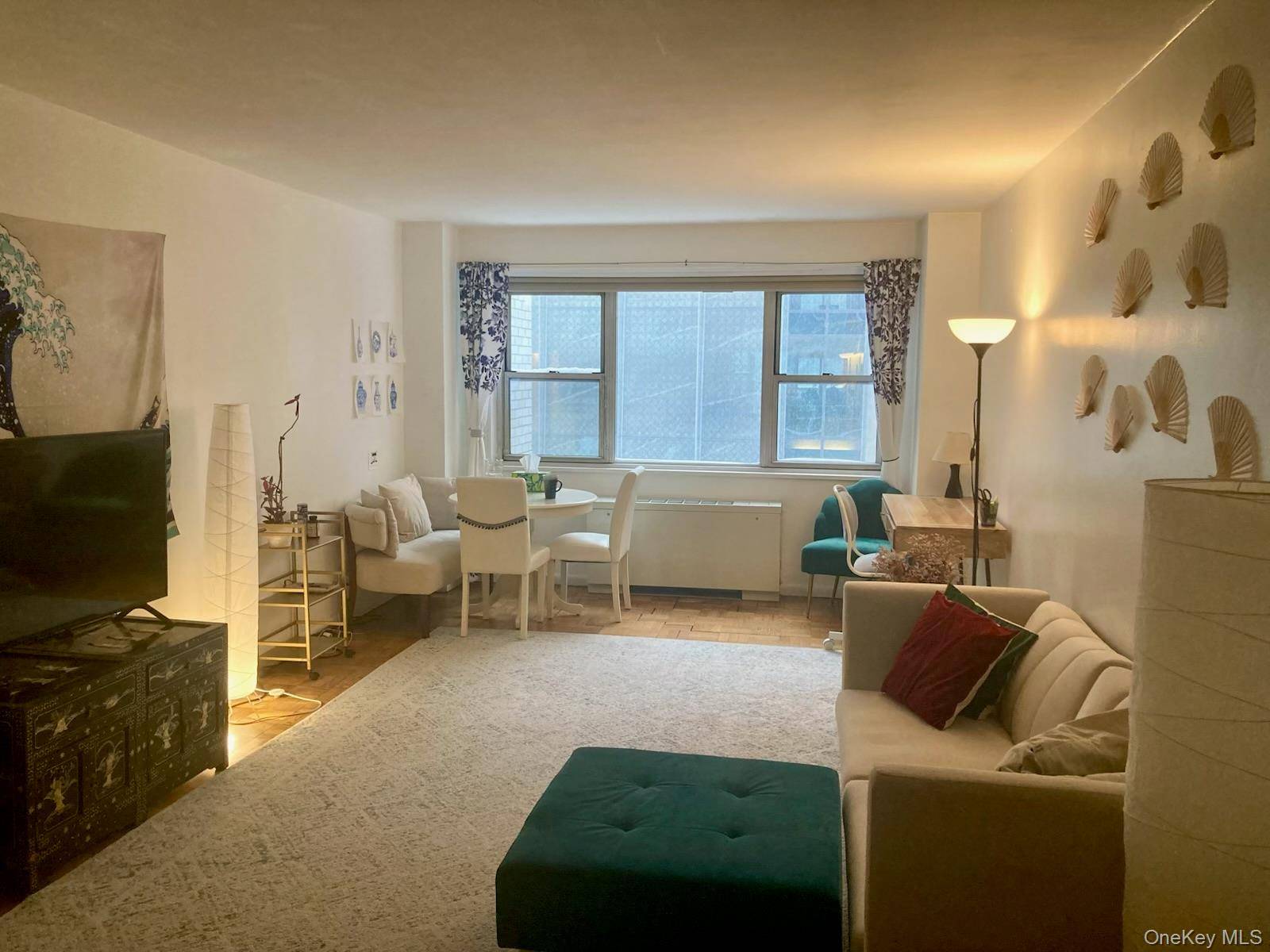 Fully furnished One bedroom Condo for rent in Midtown !