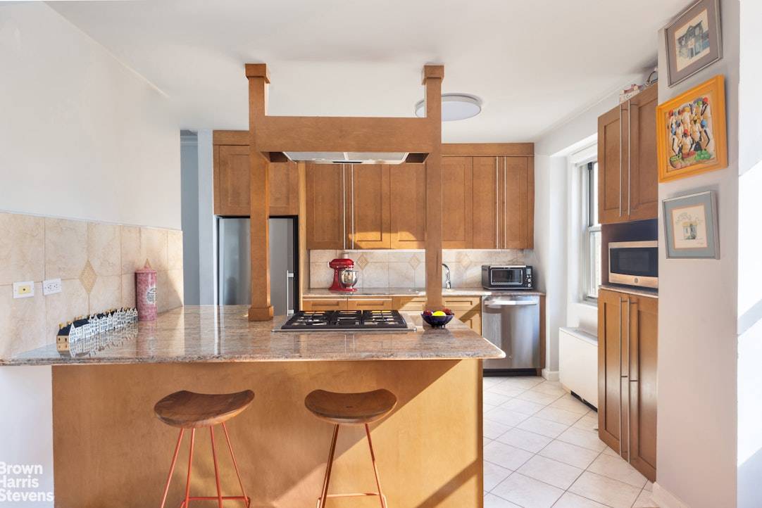 Brand New To Market ! Perched on the 27th floor, this sun drenched corner apartment is a convertible 2 bedroom gem, offering beautiful southeast exposures and tranquil river views.