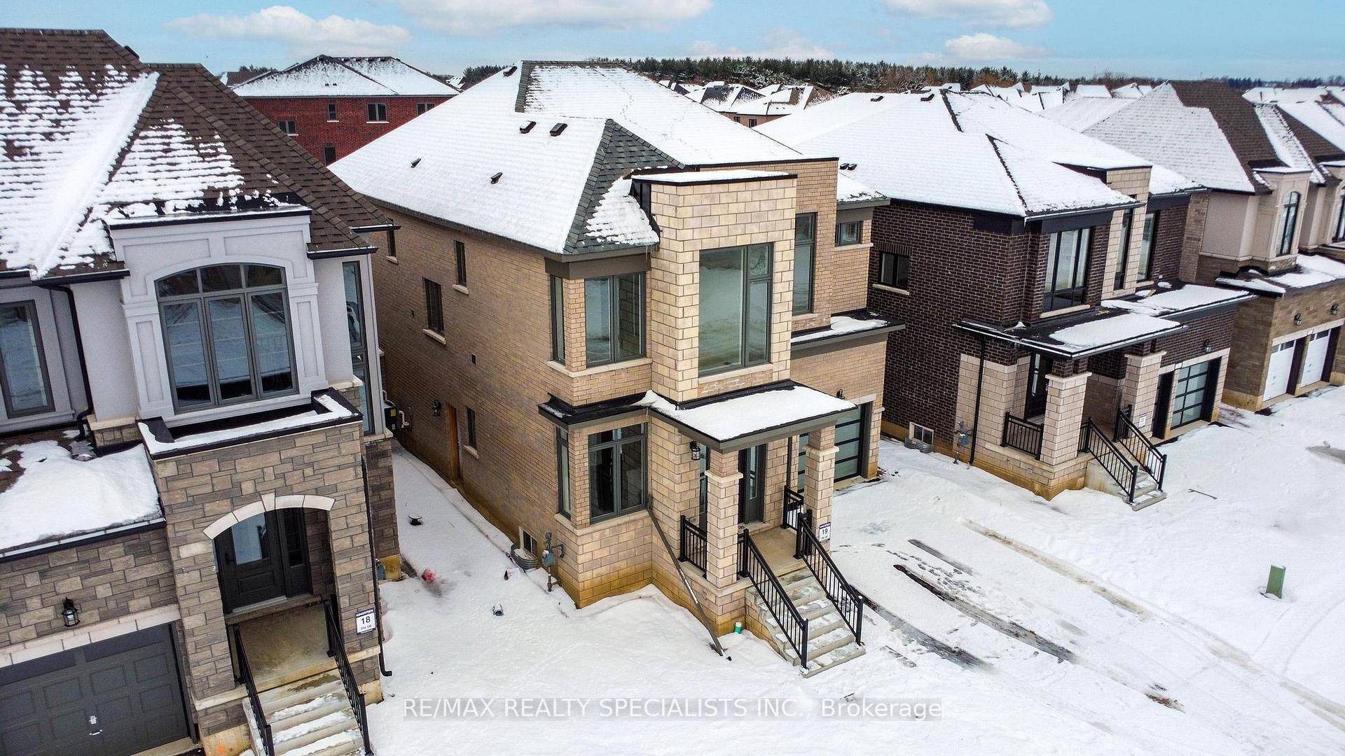 This sought after Louis Model, Elevation C boasts an impressive design with 9 foot ceilings on both the main and second floors.