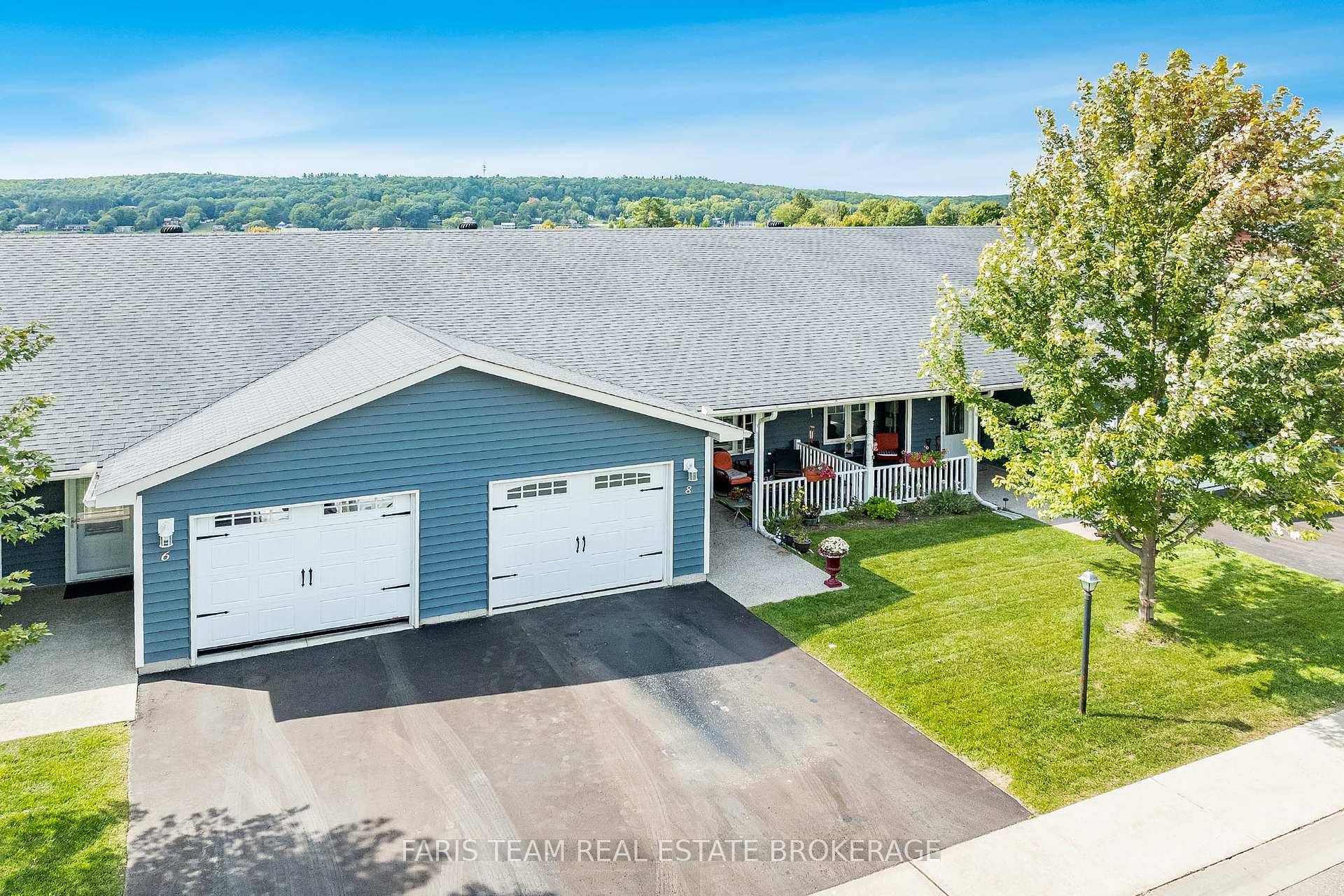 Top 5 Reasons You Will Love This Home 1 Placed in a fantastic neighbourhood with access to the clubhouse, this community offers a warm, inviting atmosphere and a variety of ...