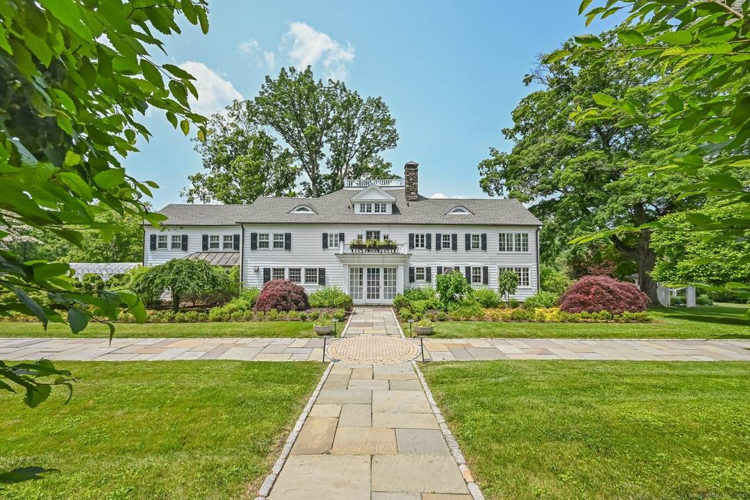 ROADSIDE A Storied 53 Acre Private Estate in Fairfield County CT Escape to your own private nature retreat at ROADSIDE, a rare 53 acre country estate just 90 minutes from ...