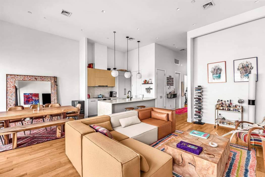 This Brooklyn penthouse blurs all the lines between its floors, inside and out.