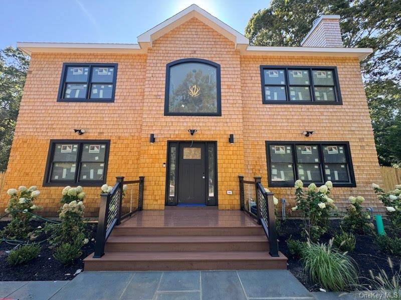 Welcome to 768 Bridgehampton, a luxury new construction in one of the most desirable areas of the Hamptons.