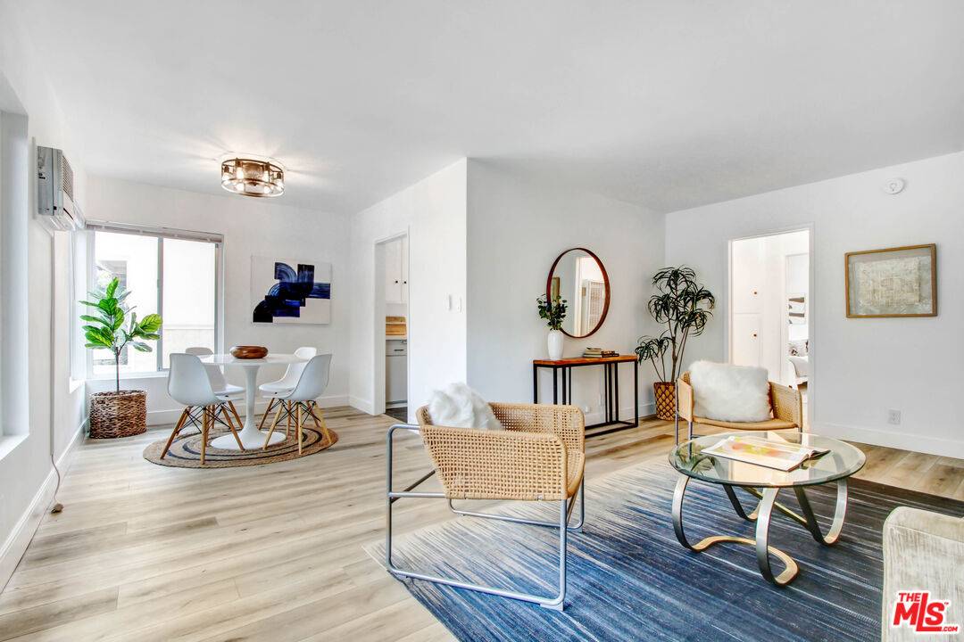 8514   Sherwood Dr Beverly Hills Flats LA