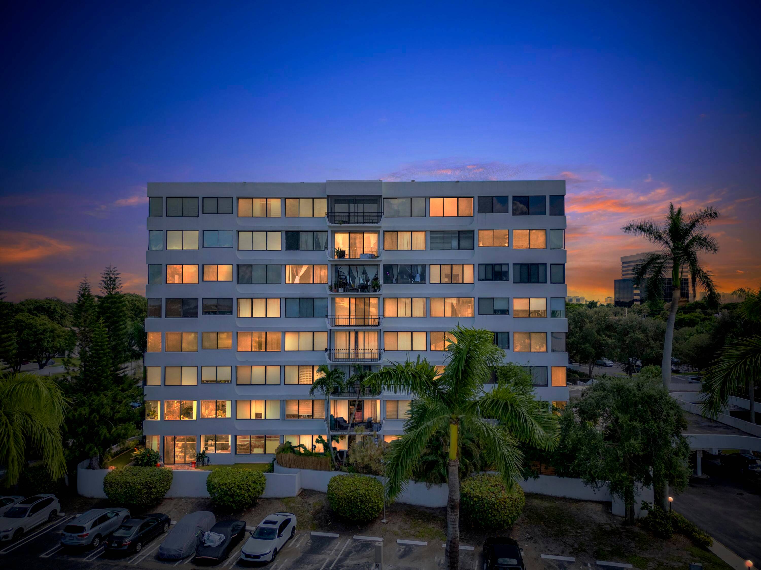 This bright and airy 2 bedroom condo, located on the second floor, offers convenient access and boasts a prime location directly across from a renowned Jack Nicklaus designed golf course.