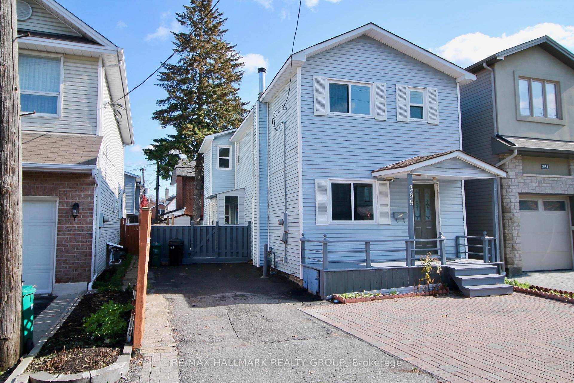WESTBORO DETACHED house with 3 beds DEN, 2 FULL baths, 3 parking spots included.