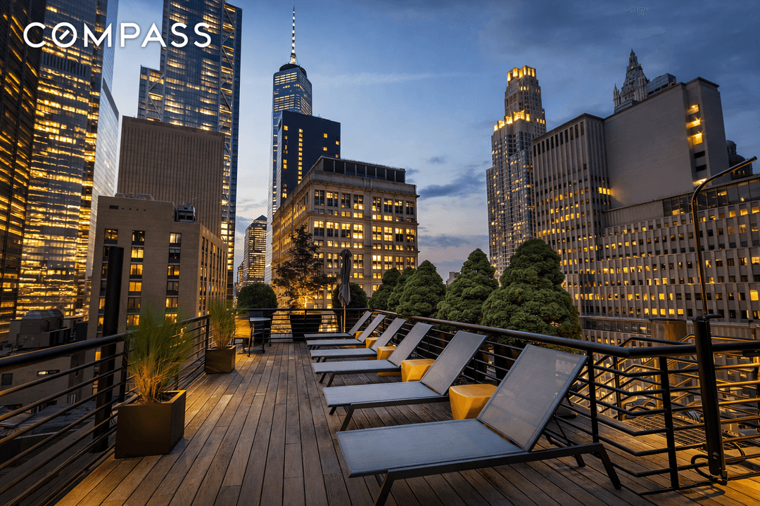 Key Features Bright and spacious 2 bedroom, 2 bathroom loft style condo 10 ceilings and oversized windows bringing in strong natural light Open concept living dining area ideal for entertaining ...