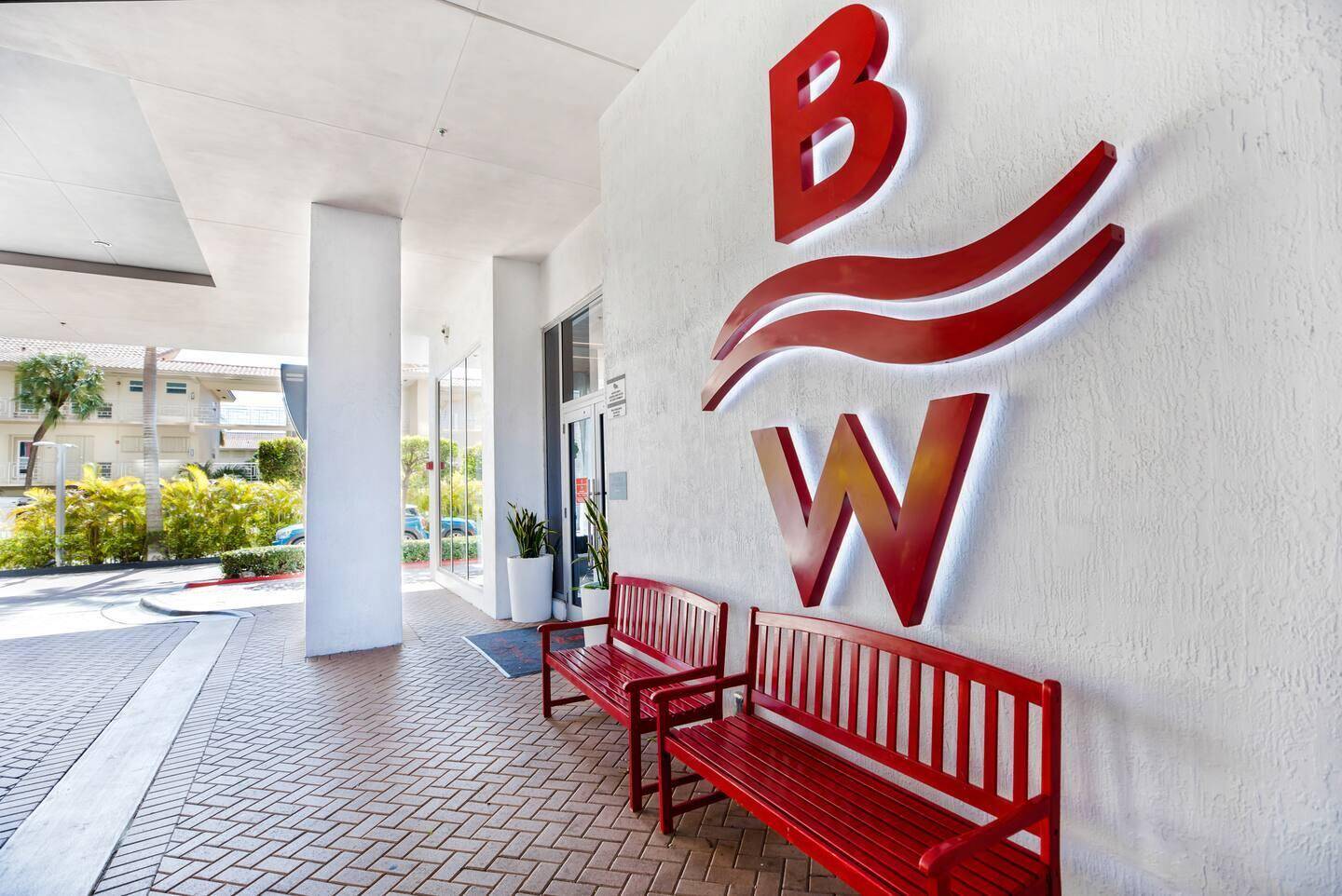 Experience luxury living from the 21st floor at Beachwalk Condominiums !