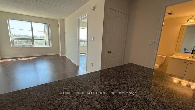 Well Kept 1 1 with unobstructed southern view.
