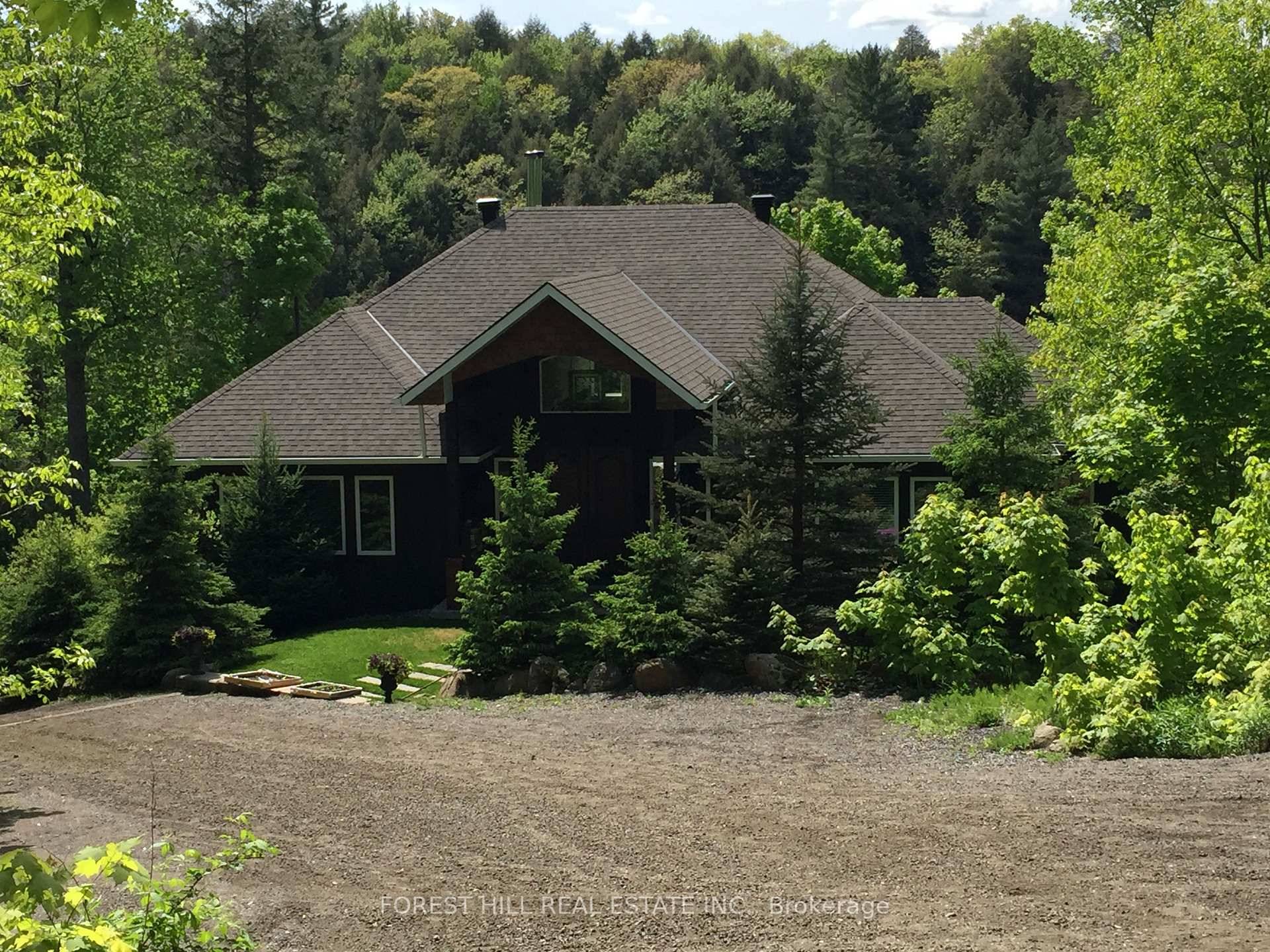 This estate home has everything you need, just move in amp ; enjoy !