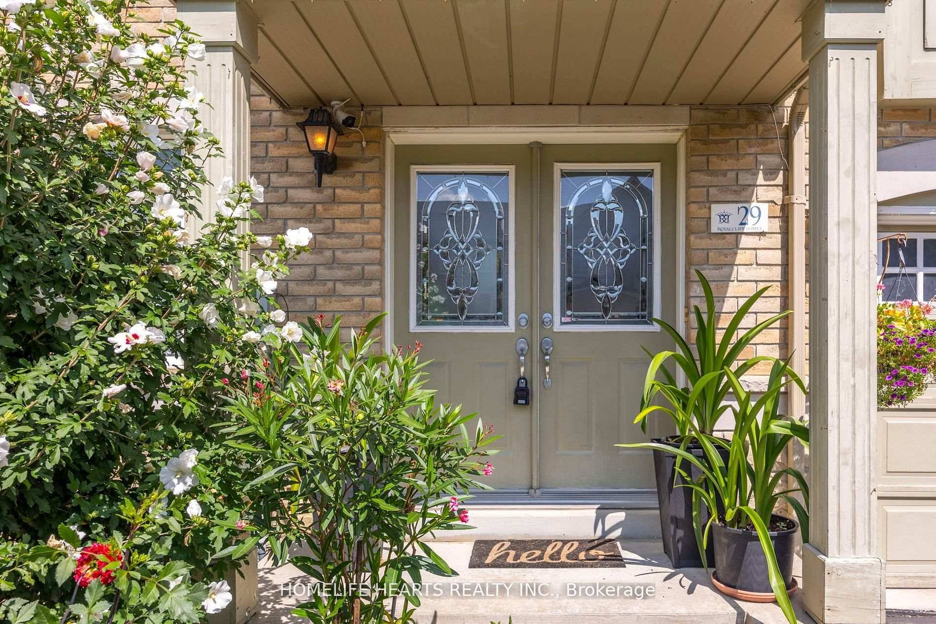 PERFECT FREEHOLD FAMILY HOME WITH BASEMENT RENTAL POTENTIAL !