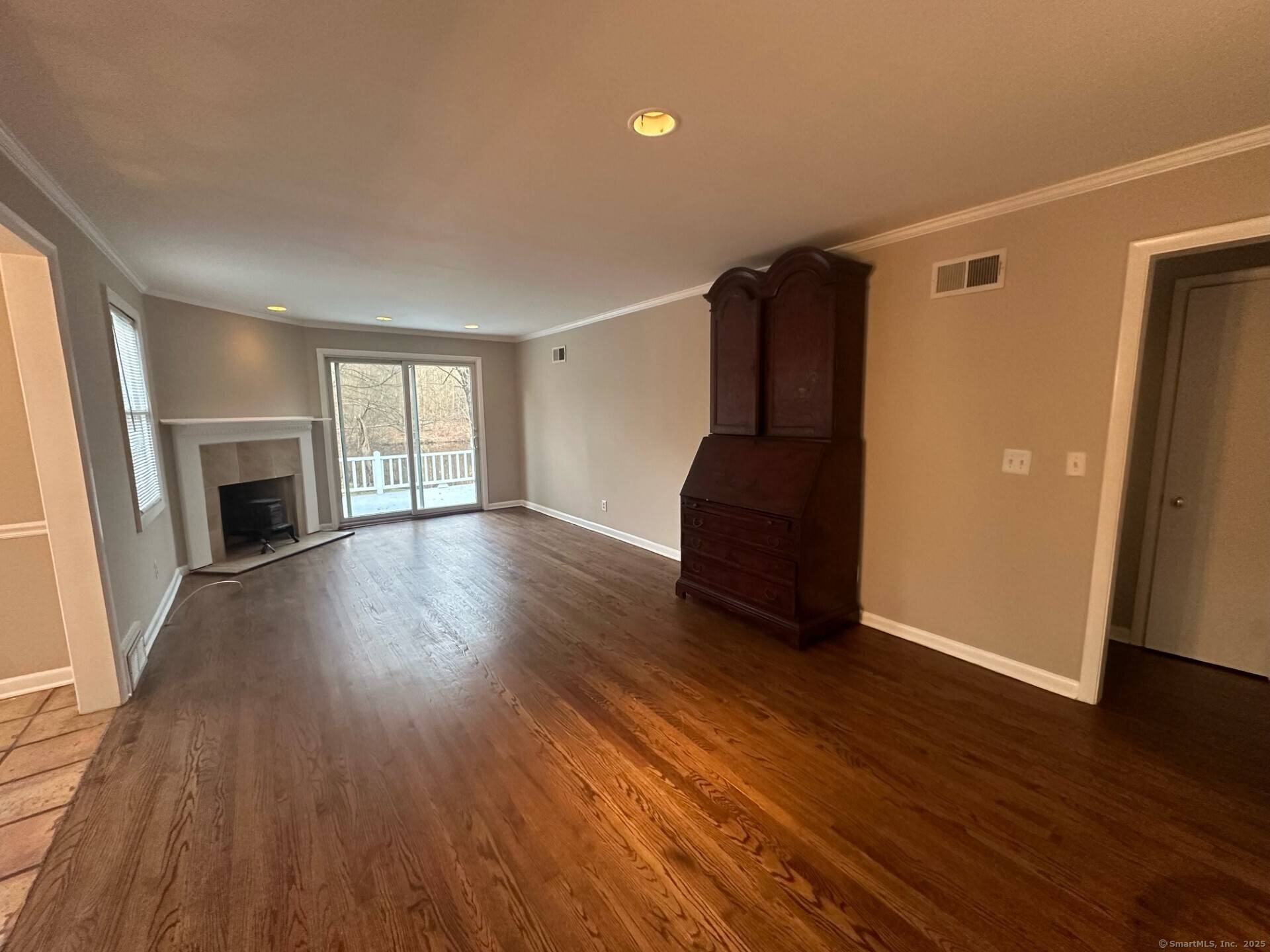 Move right into this idyllic private cottage in North Stamford offering an open floor plan, living room with slider to deck overlooking two beautiful ponds, dining area with slider to ...