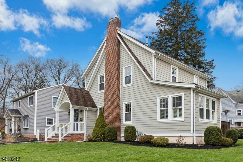 ABSOLUTE PERFECTION ! ADORABLE STORY BOOK COLONIAL IN AMAZING FANWOOD LOCATION, TOTALLY RENOVATED IN 2018 WITH OPEN FLOOR PLAN, A FABULOUS NEW KITCHEN IS SET ON A SOUGHT AFTER QUIET ...
