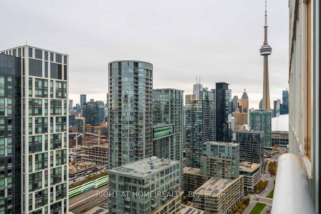 Rare 3 bedrooms condo apartment with 2 full baths, amenities are too numerous to list here, please Google 85 queens wharf road for more information !