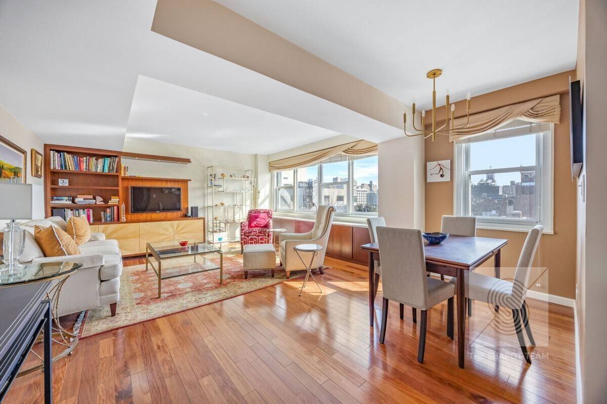 If you are looking for a home to bring your slice of the Big Apples iconic Greenwich Village, look no further !