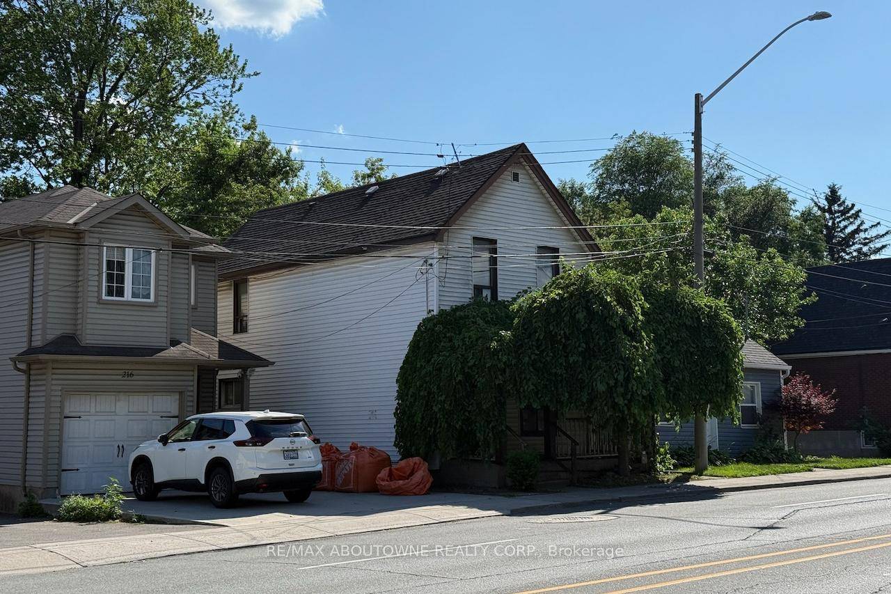 Massive Lot, Separate Entrance, Fantastic Flip or Rental Opportunity !