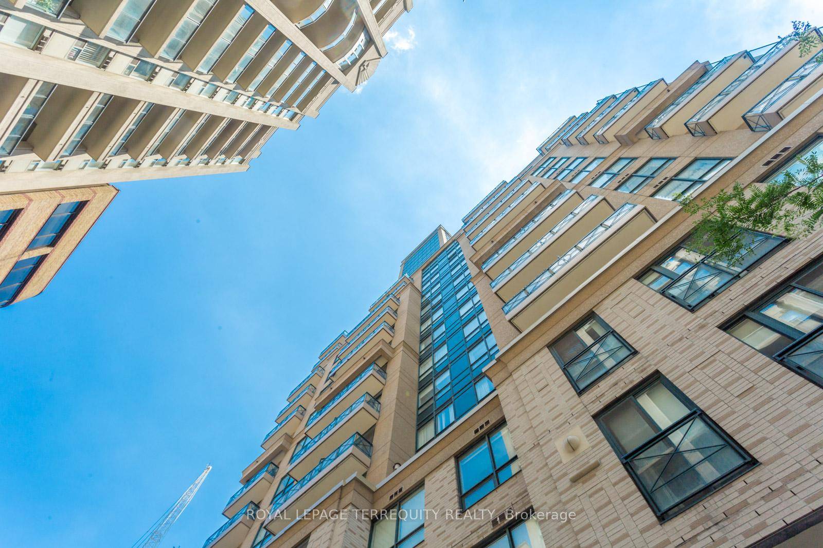 Live Where the City Comes Alive !