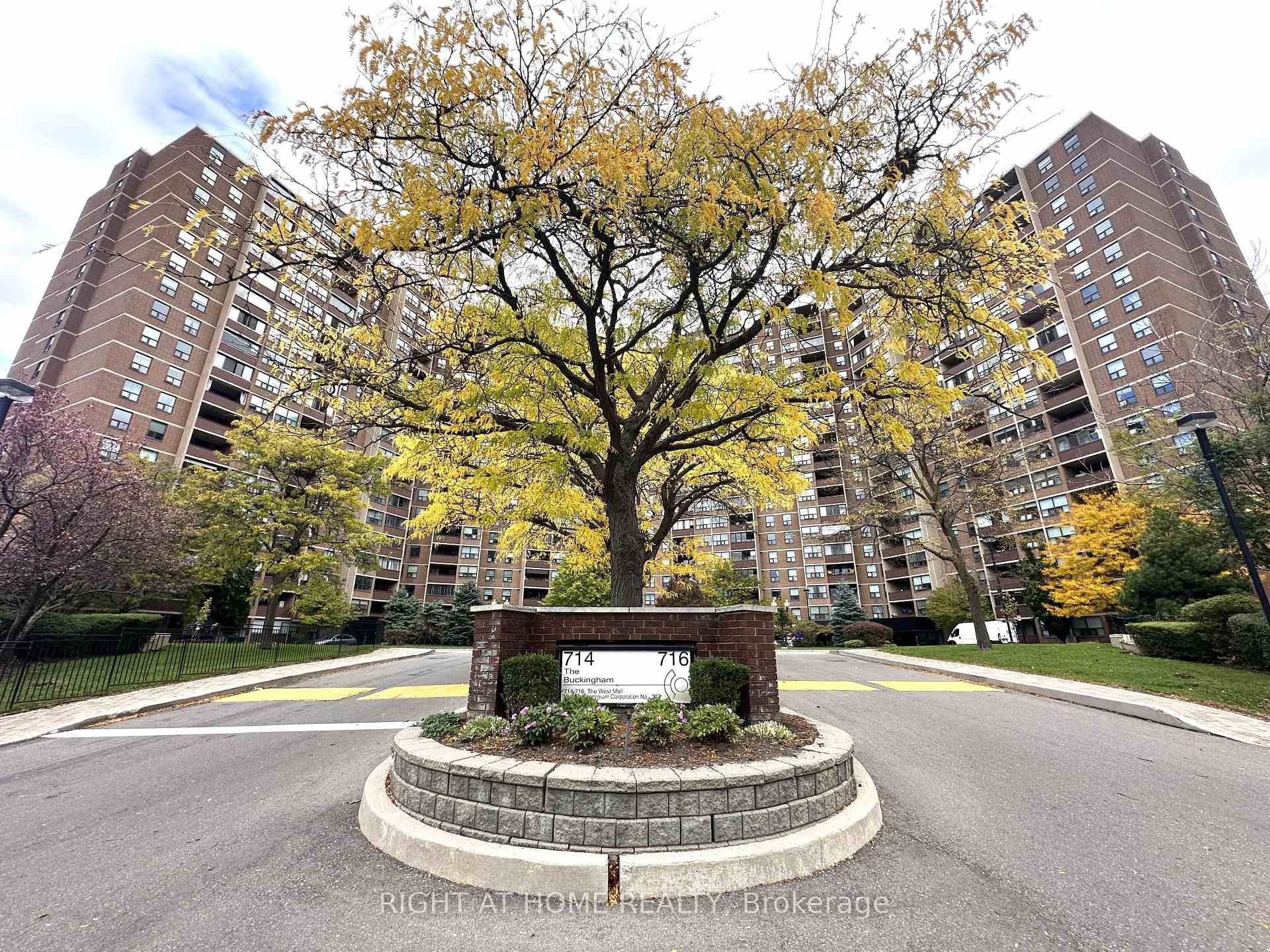 Welcome to this stunning 3 bedroom plus den corner end unit condo, showcasing beautiful views and green spaces.