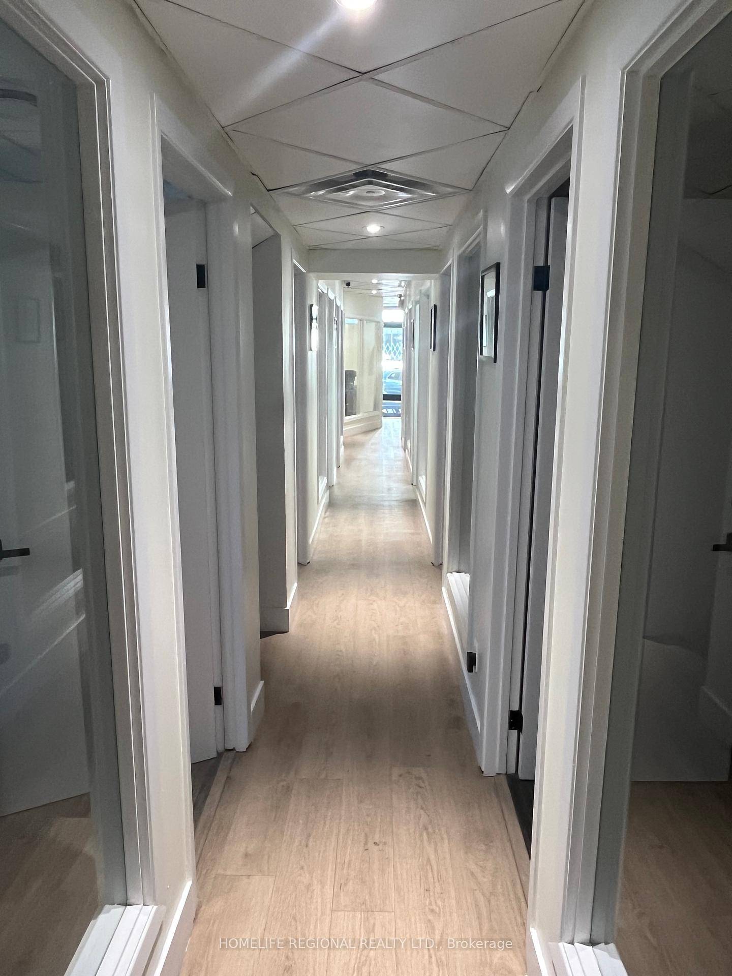 Are you looking for a modern professional office in downtown Toronto ?