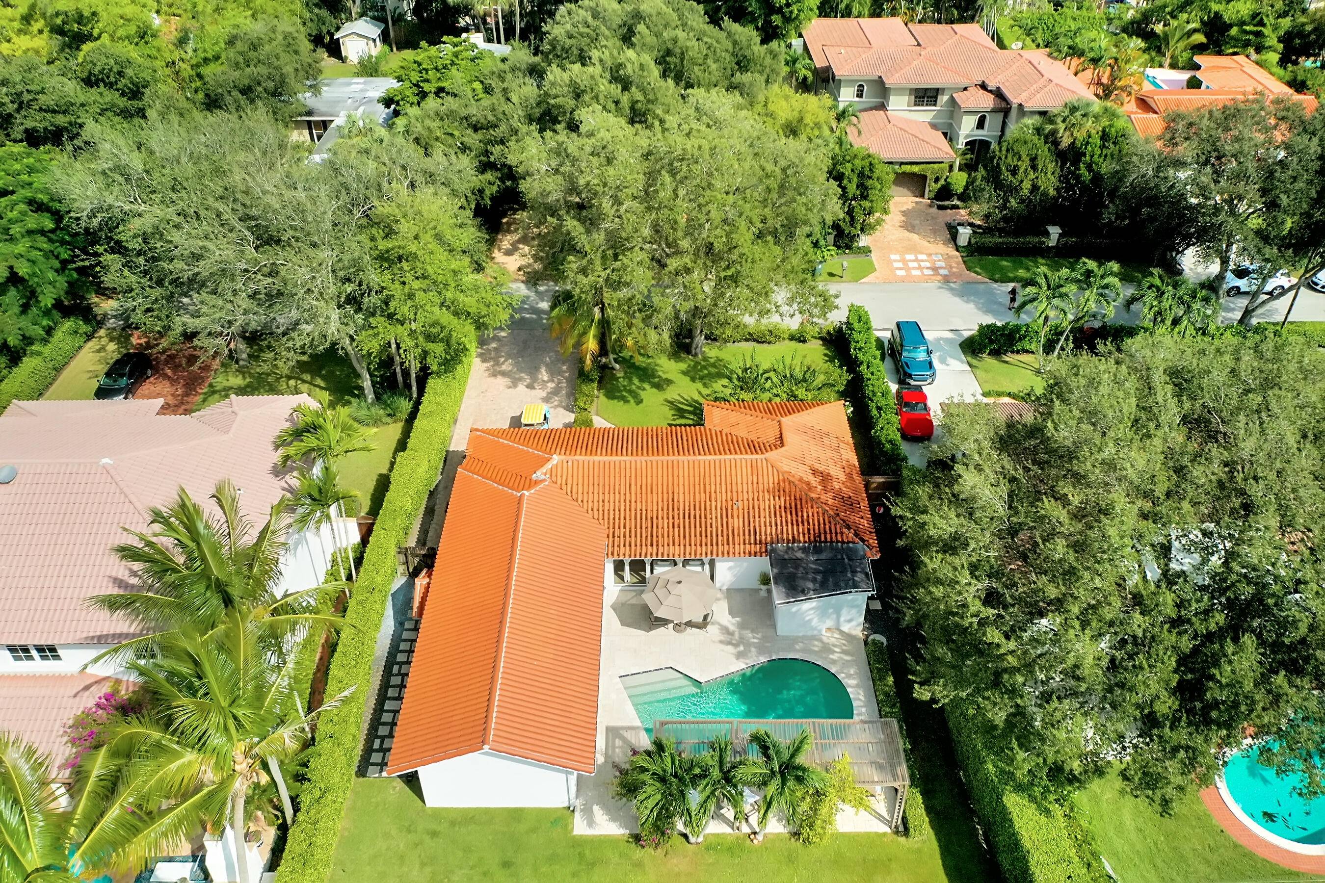 Nestled in the heart of Addison Mizner's East Boca Forest, perfectly positioned on a dead end street under a full tree canopy, ''Floresta Cottage'' exudes charm and represents quintessential Florida ...