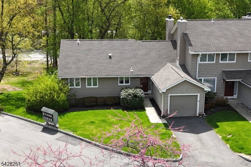 Welcome to this generously sized one level, end unit condo in Mahwah ?