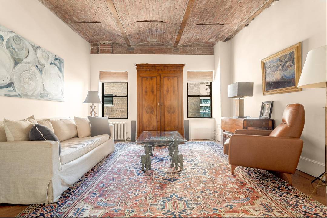 Chic 1 bedroom in one of NYC's best West Side neighborhoods and most desirable historic buildings ; The Osborne.