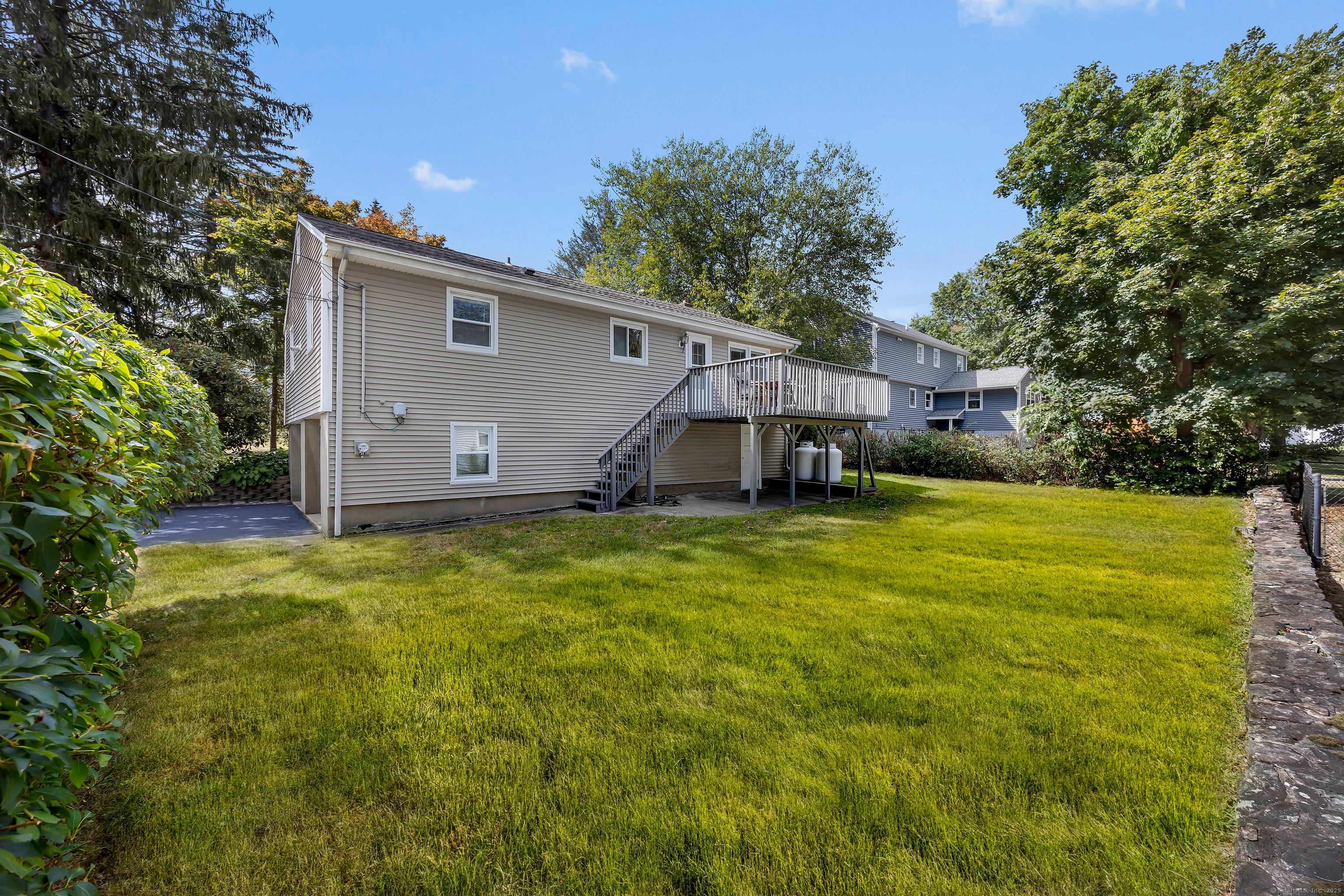 Welcome to this bright and inviting 2 3 bedroom ranch, offering a flexible layout and move in ready comfort.