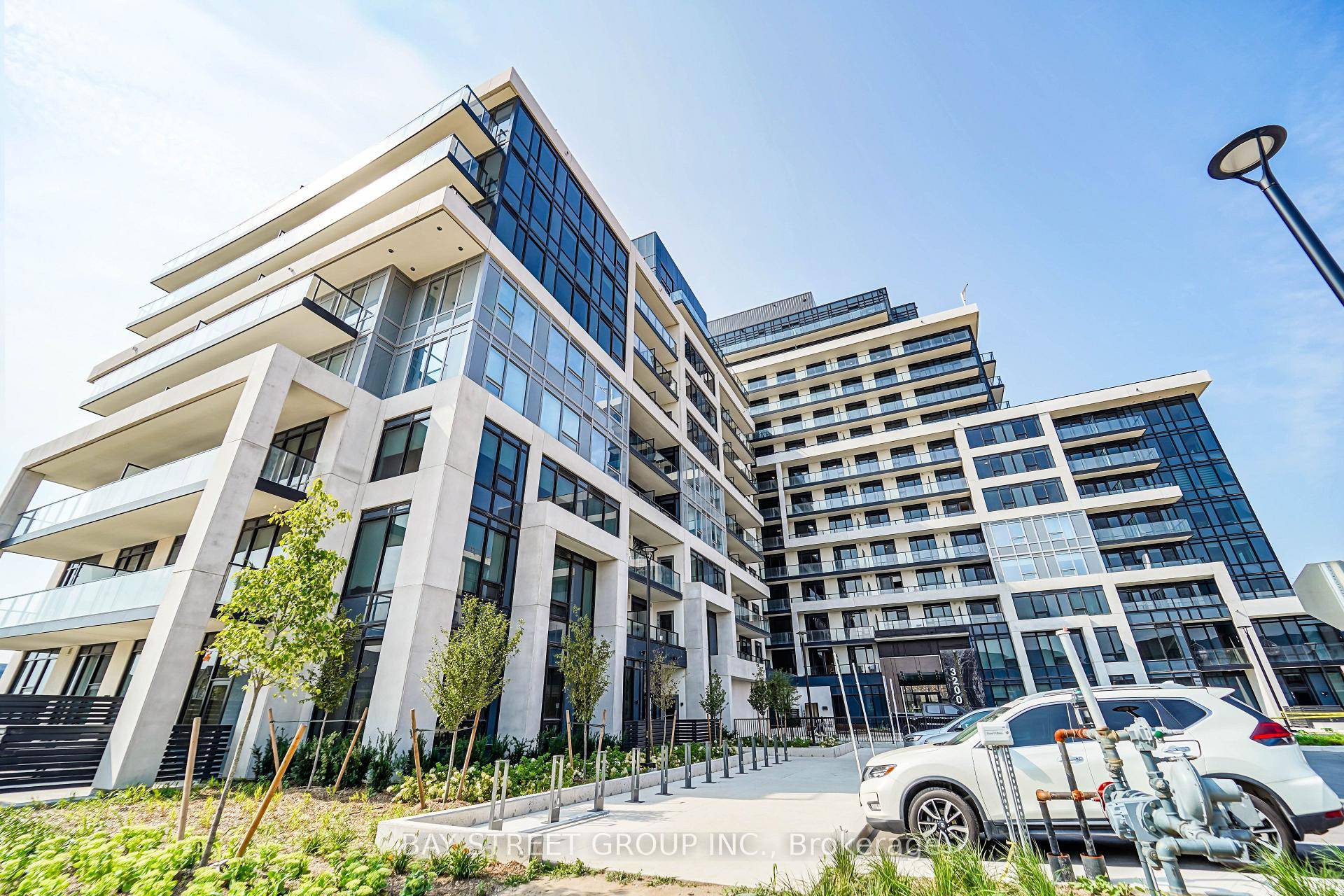 Spacious One Bedroom Condo In Prestigious Upper West Side Development.