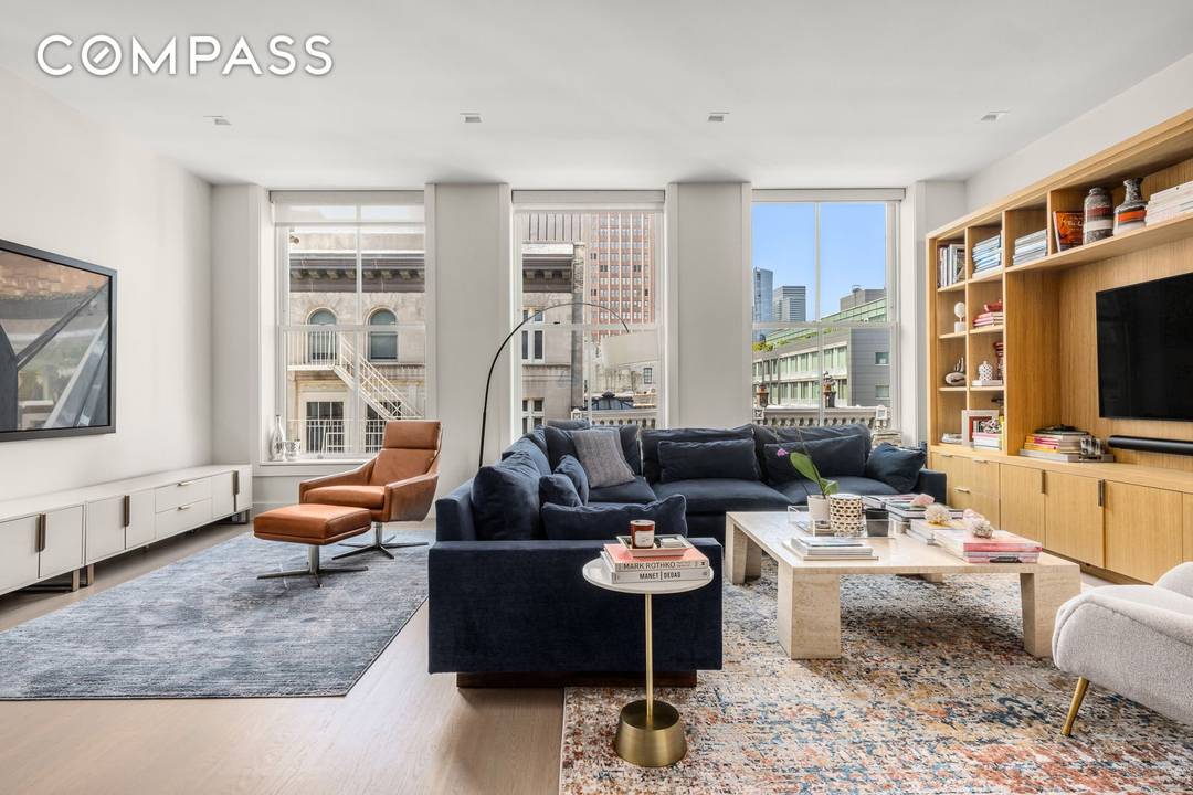 Loft 5 is a rare 1967sf full floor 2 bedroom 2.