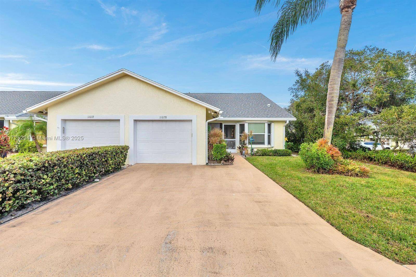 Beautiful Villa 2bd 2ba, 1 car garage in Exclusive 55 community.