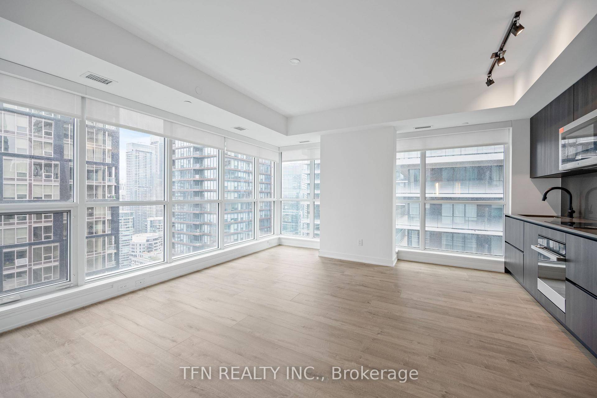 Empire Maverick 1 Bedroom 1 Bathroom 577 sq.