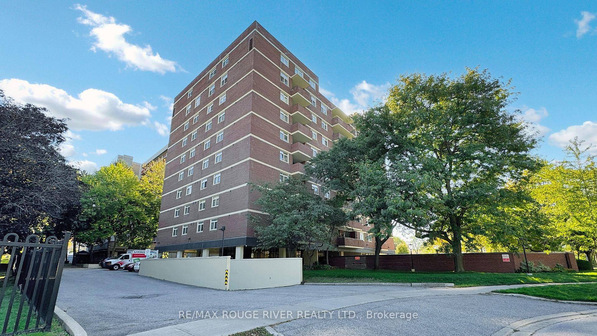 This Bright And Spacious 2 bdrm Den Corner Unit Offers a Smart, Functional Layout Generous Living Area With Laminate Flooring Sought after Split Bedroom Design and a Dedicated Laundry Room ...