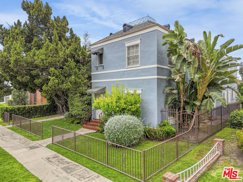 123 N Harper Ave 6BR Beverly Grove La