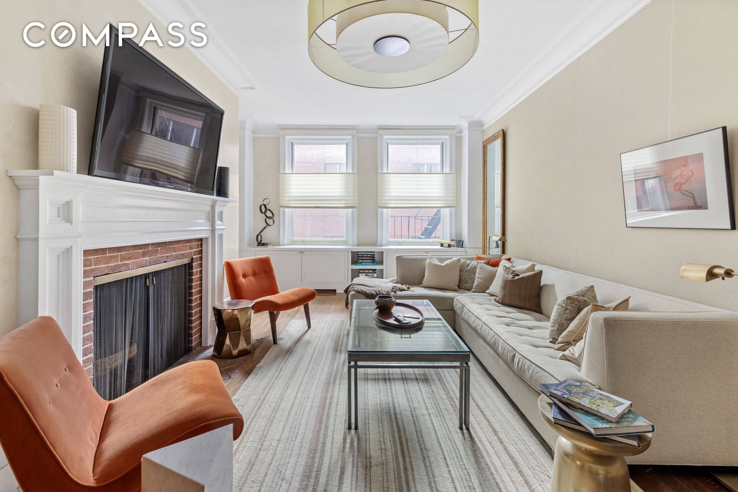 Two Bedroom Prewar Gem on Park Block Rarely available, pristine two bedroom apartment at the iconic Musician's Building.