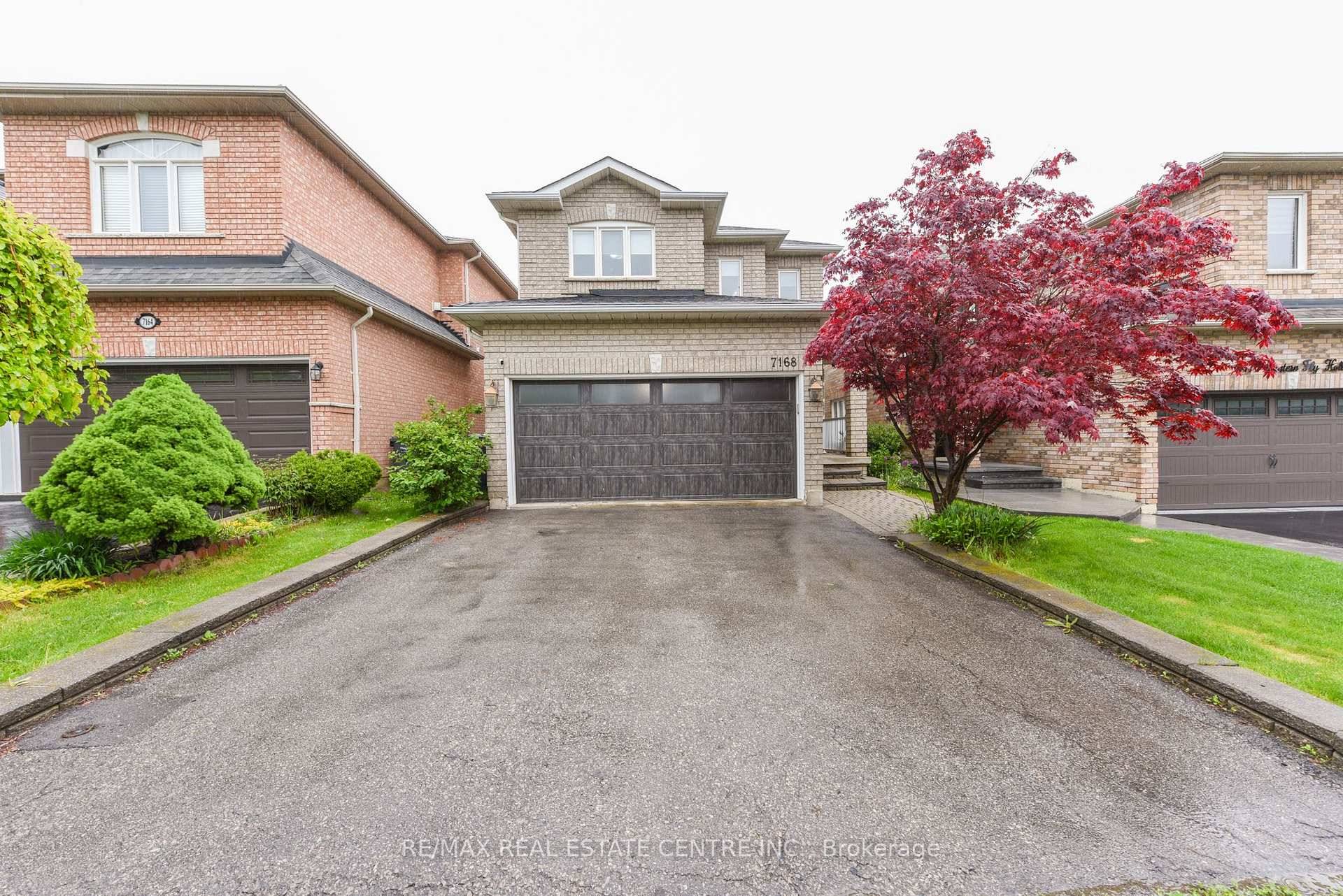 Welcome To This Beautiful 4 Bedrm, 3 Bath Detached Home !